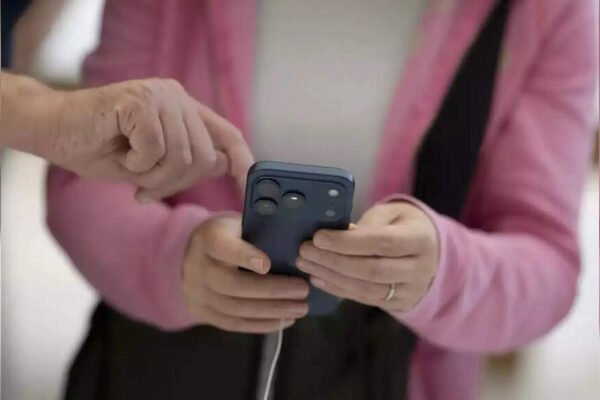 WhatsApp, Telegram and other OTT companies are ‘upset’ with government over new rule that Airtel, Vodafone-Idea and Reliance Jio have congratulated DoT for