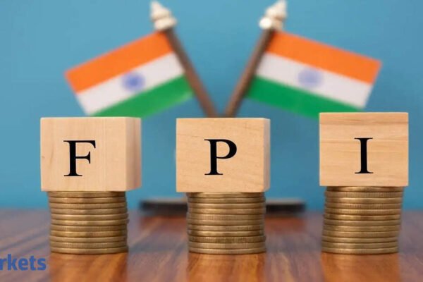 FPIs withdraw Rs 13,121 cr in just 4 days; outflow reaches Rs 1.56 lakh cr in 2025