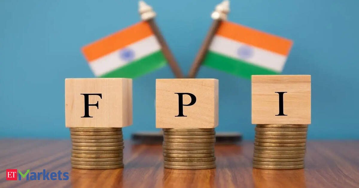 FPIs withdraw Rs 13,121 cr in just 4 days; outflow reaches Rs 1.56 lakh cr in 2025