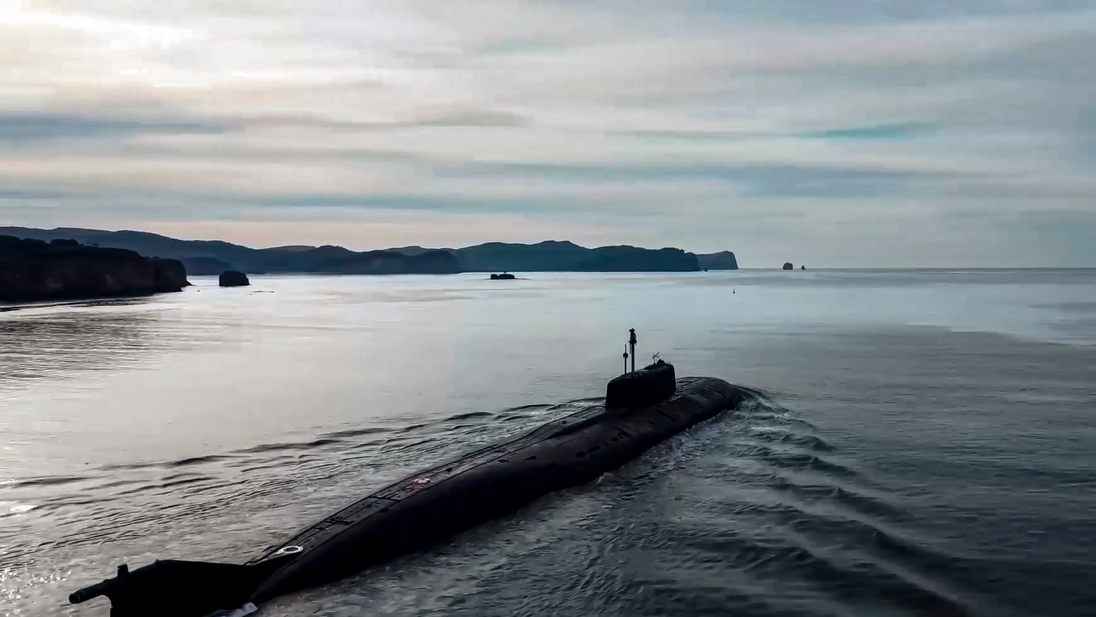 British & Norwegian warships to team up in hunt for Russian subs including laser-armed spy ship after £10billion pact