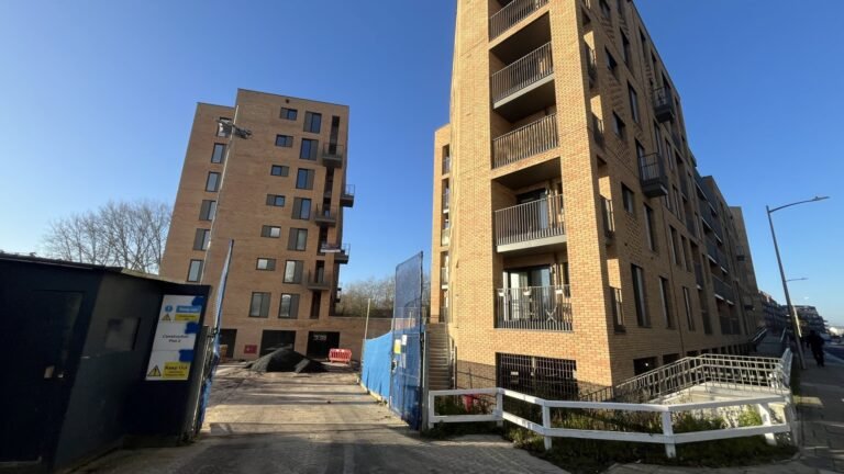 A builder’s collapse into administration has left hundreds of flats abandoned in a UK town, causing outrage.