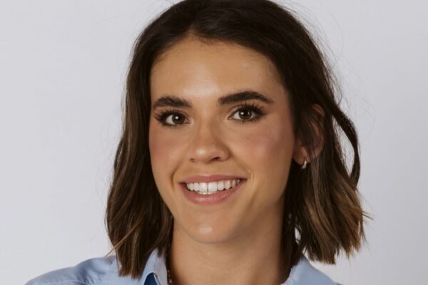 Lenny’s founder, Lindsey Davidson, explains why celebrities look great in vintage denim and how you can achieve a similar style.