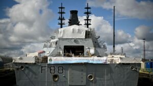 UK and Norway sign submarine hunting pact amid Russian threat to undersea cables | UK News