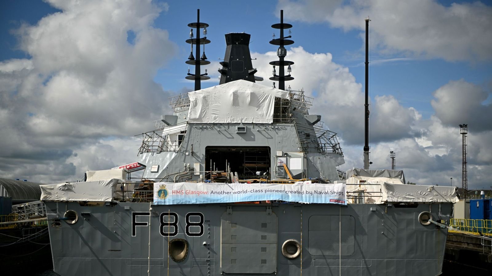 UK and Norway sign submarine hunting pact amid Russian threat to undersea cables | UK News