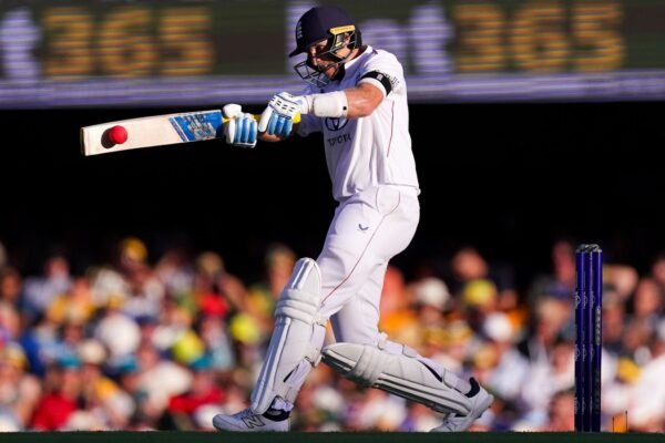 The Ashes: England four wickets down in second Test vs Australia