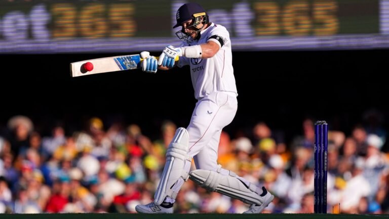 The Ashes: England four wickets down in second Test vs Australia